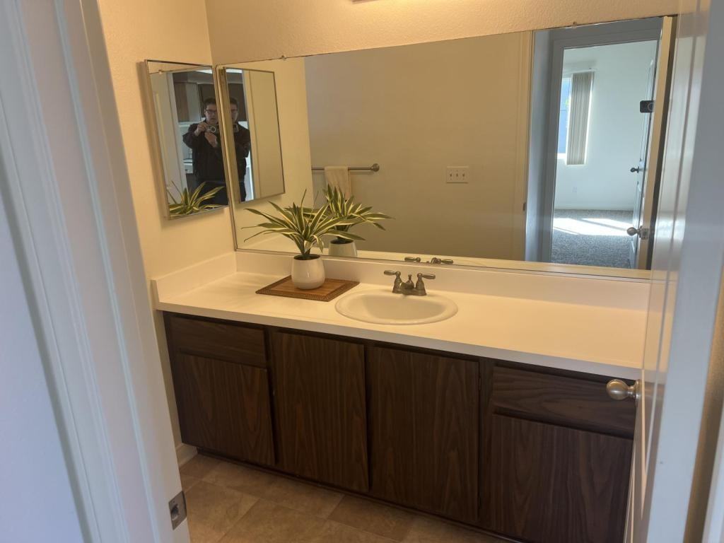 1975 Pomona Ave #12 - Photo 6 of 10