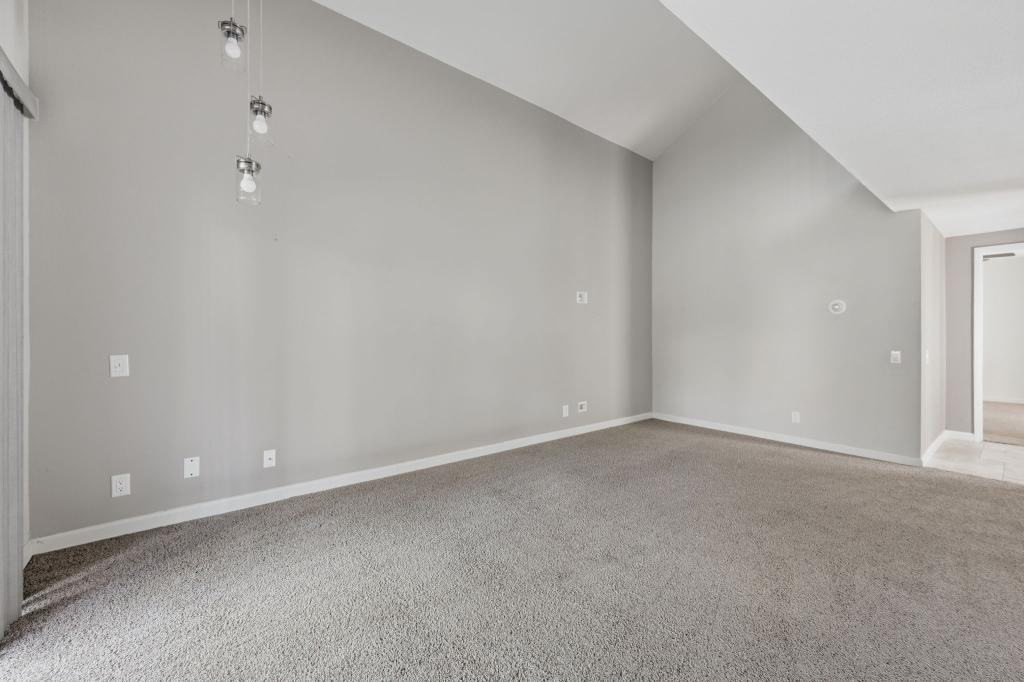 23948 Green Haven Ln - Photo 5 of 26