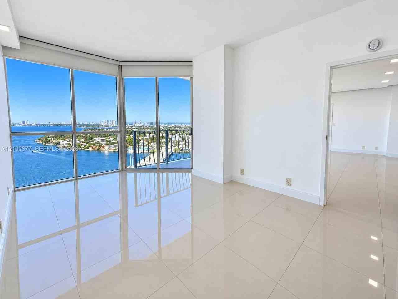 7601 East Treasure Drive - Photo 3 of 7