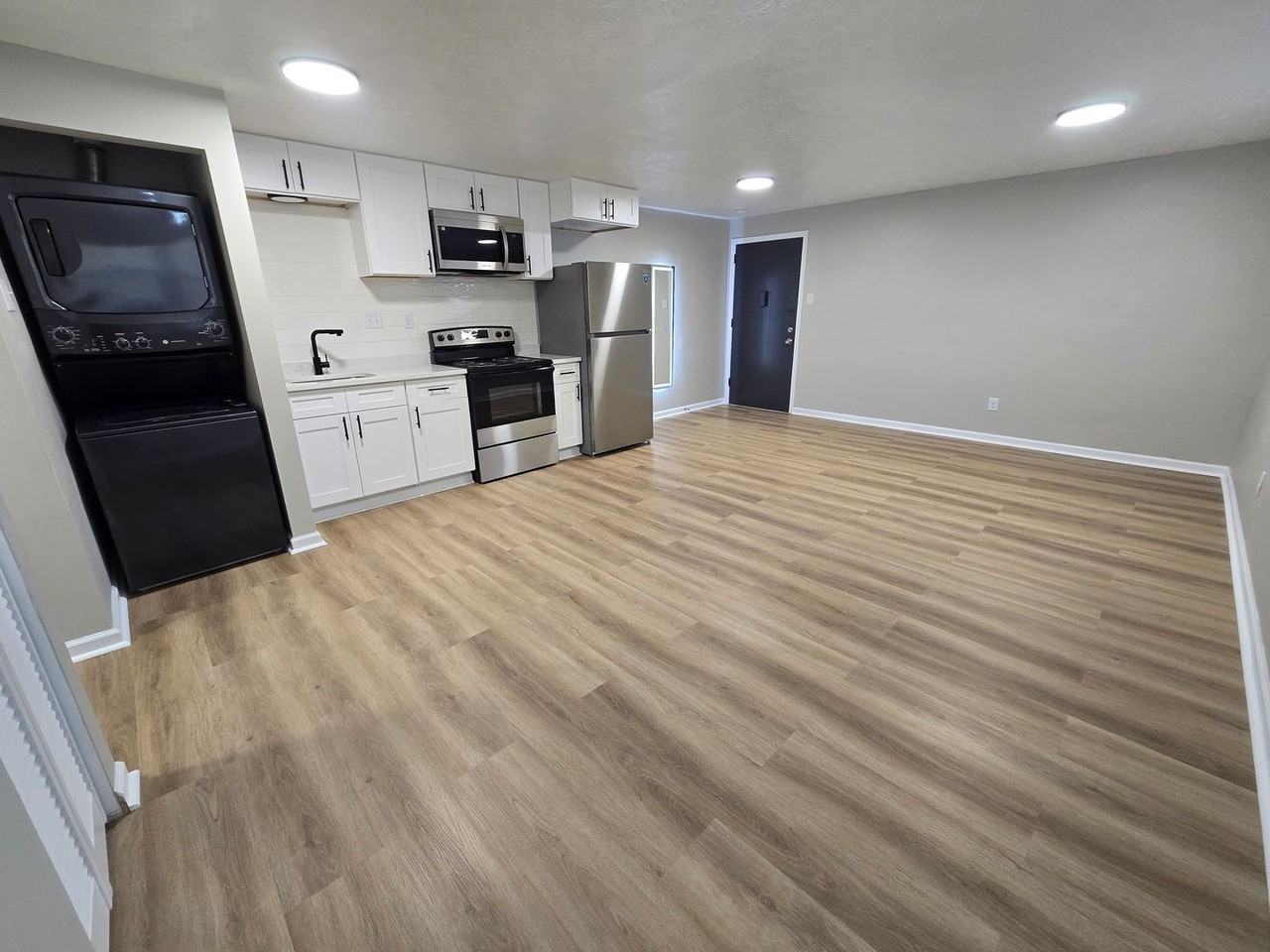 269 E Southern Ave #269-09 - Photo 2 of 8
