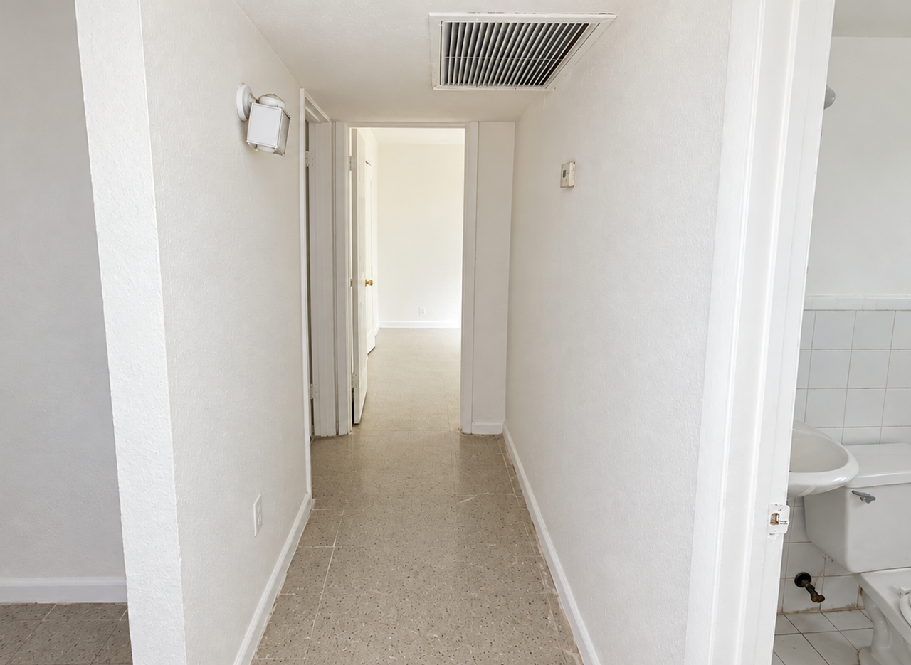 1217 NW 2 AVE - Photo 6 of 20