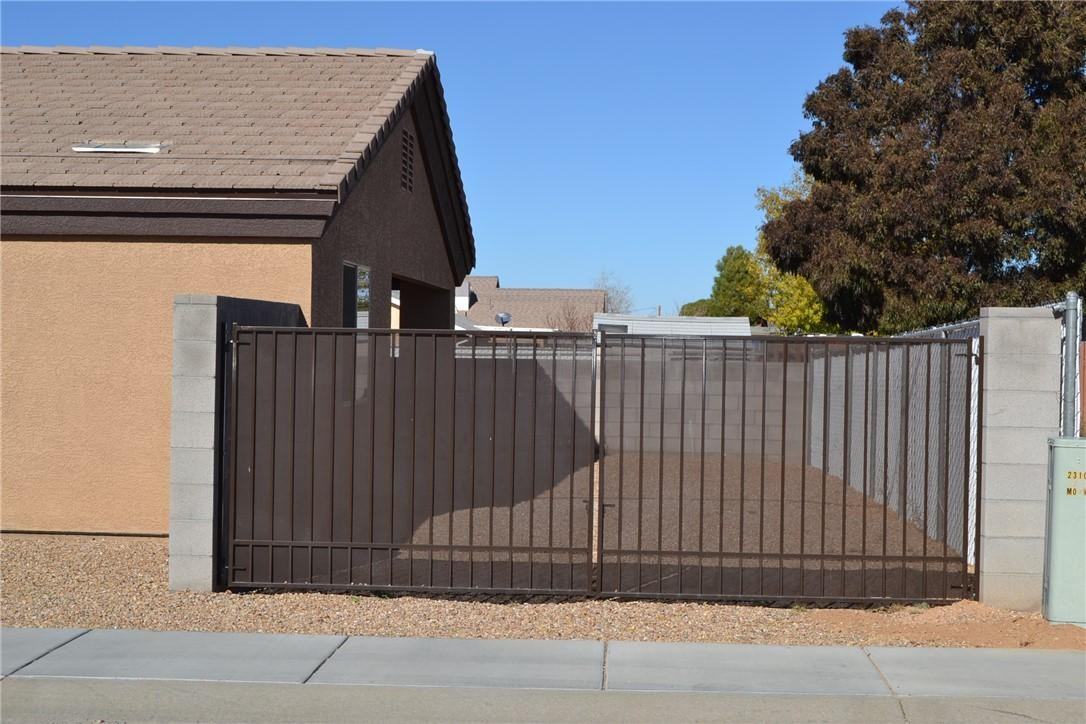 3626 N Willow Rd - Photo 2 of 28