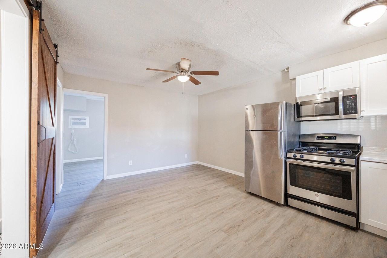 7153 N 62nd Ave #E - Photo 4 of 14
