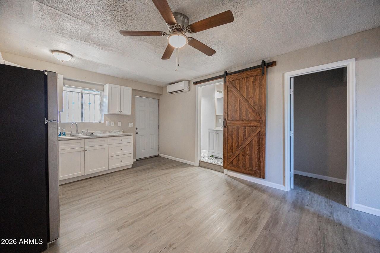7153 N 62nd Ave #E - Photo 7 of 14
