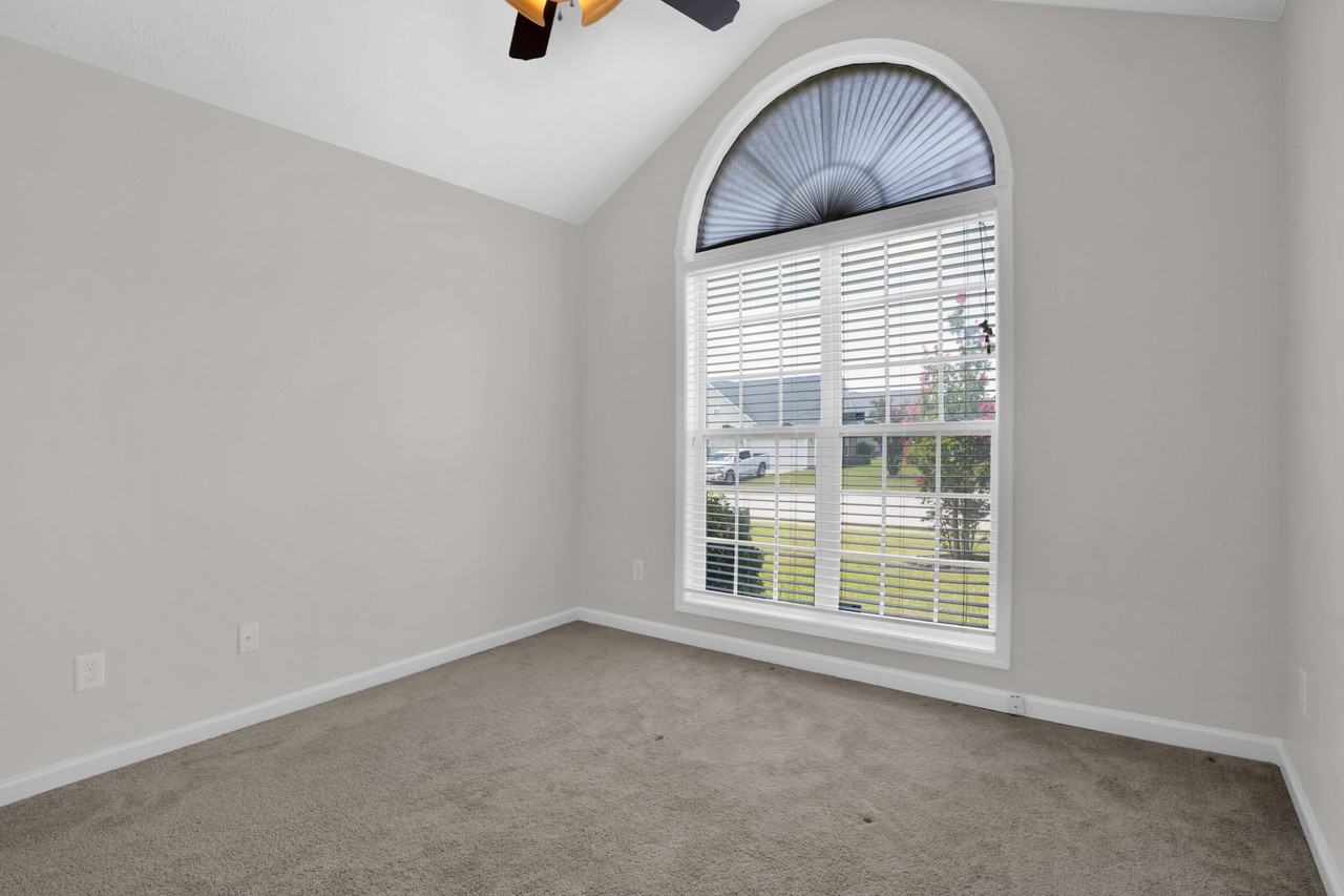 1717 Kershaw Loop - Photo 3 of 18