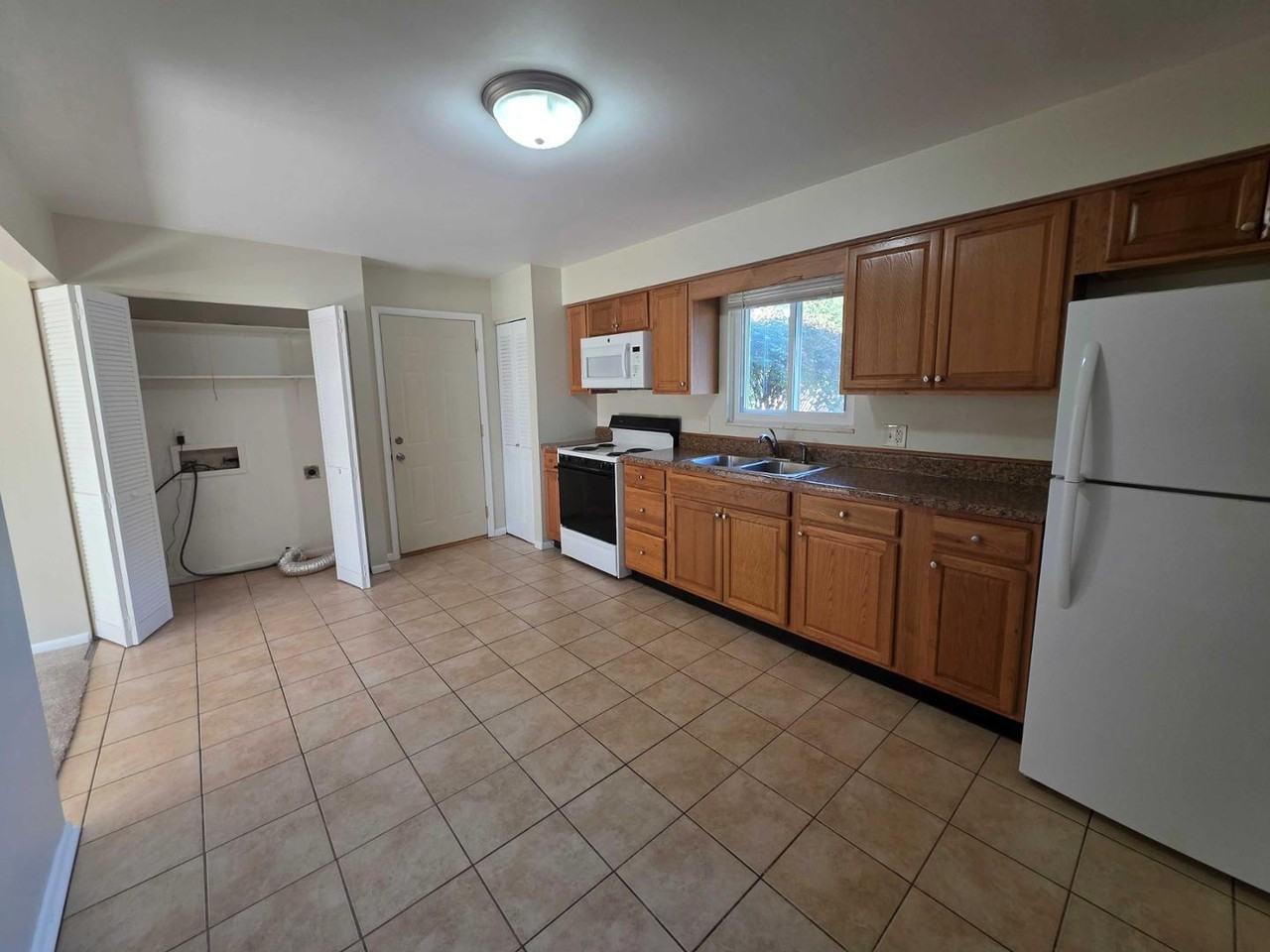 3955 Whitehouse Spencer Rd #3 - Photo 5 of 15