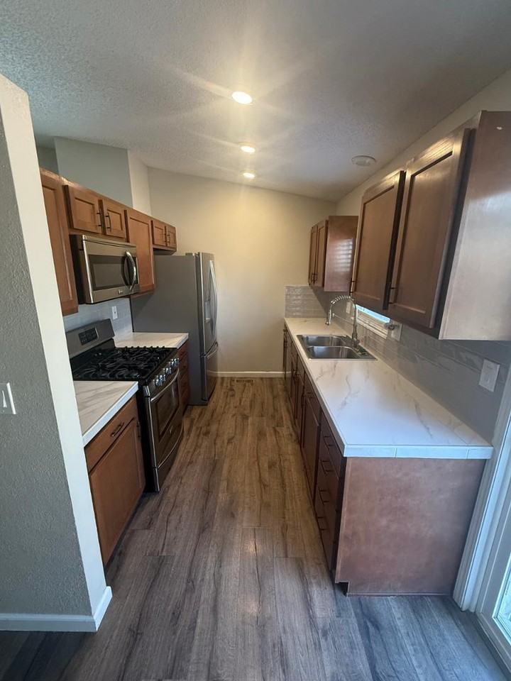 5762 Hermit Pass Dr - Photo 4 of 10