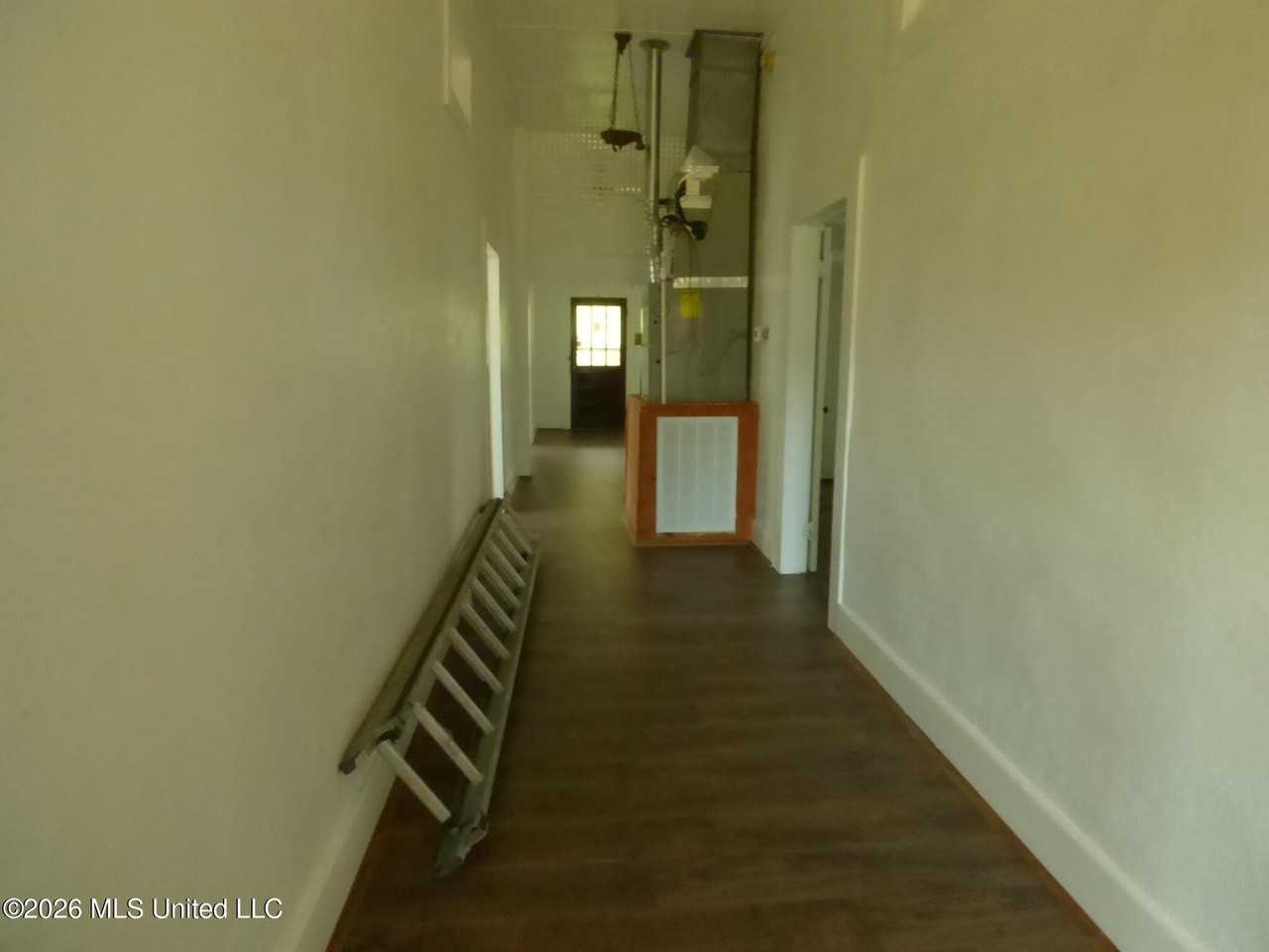 628 Avenue A - Photo 5 of 12