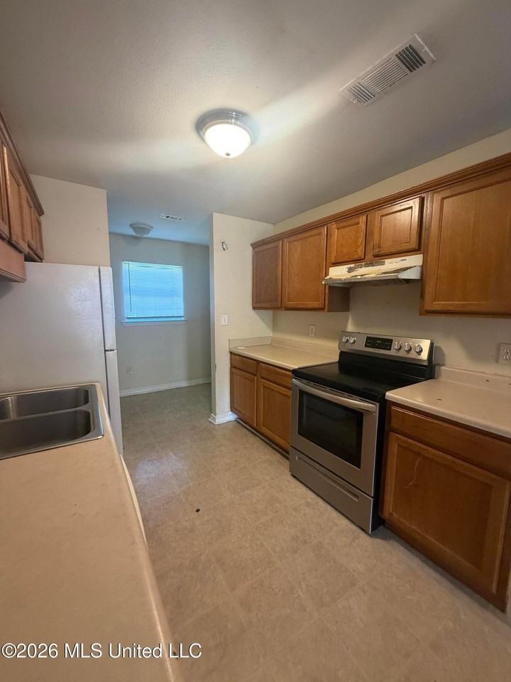 923 Parkview Pl - Photo 4 of 13