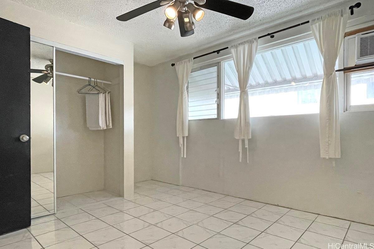 1427 Alexander St #302 - Photo 4 of 9