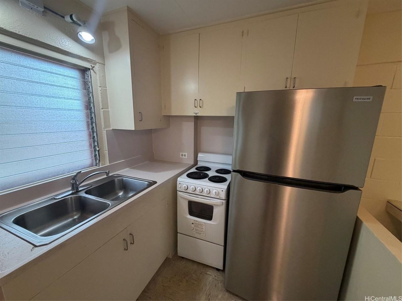 166 Lakeview Cir #B - Photo 2 of 5