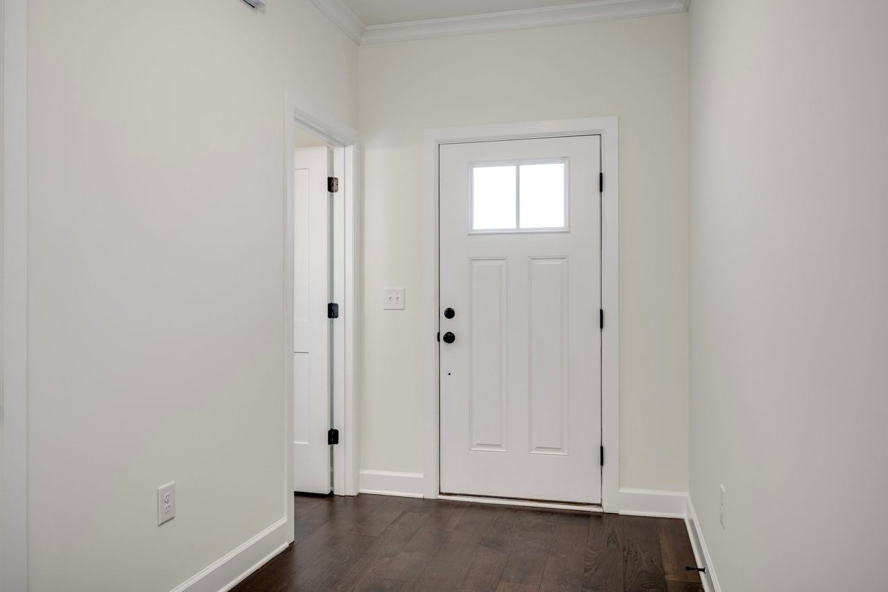 1955 Avenel Ln #1 - Photo 5 of 32