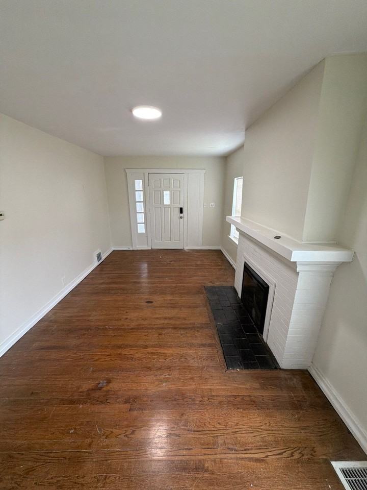 4427 Agnes Ave #1 - Photo 3 of 39