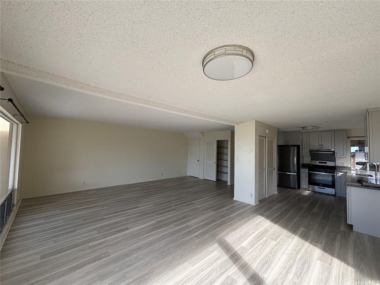 94-1059 Leomana Pl - Photo 3 of 17