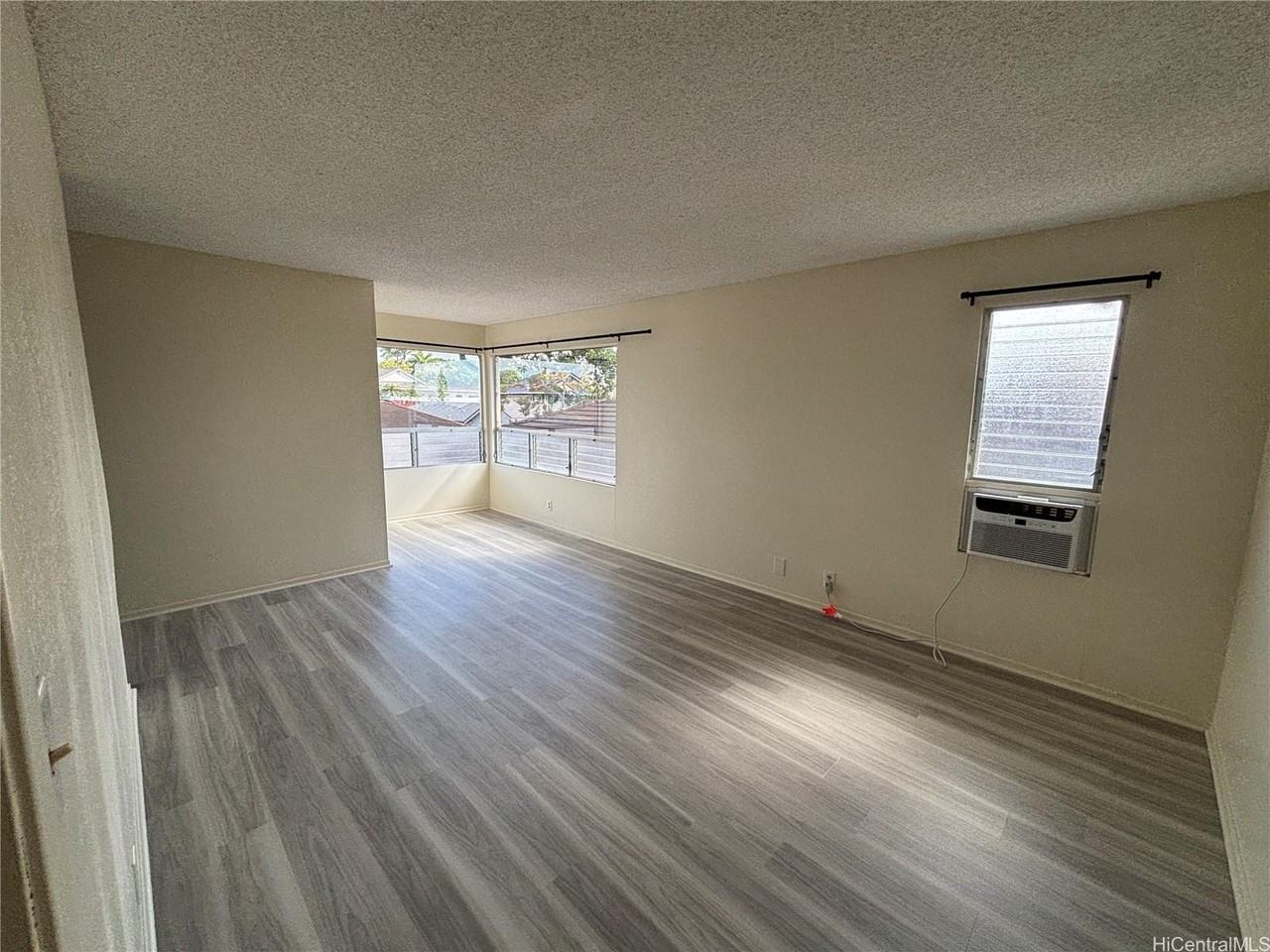 94-1059 Leomana Pl - Photo 7 of 17