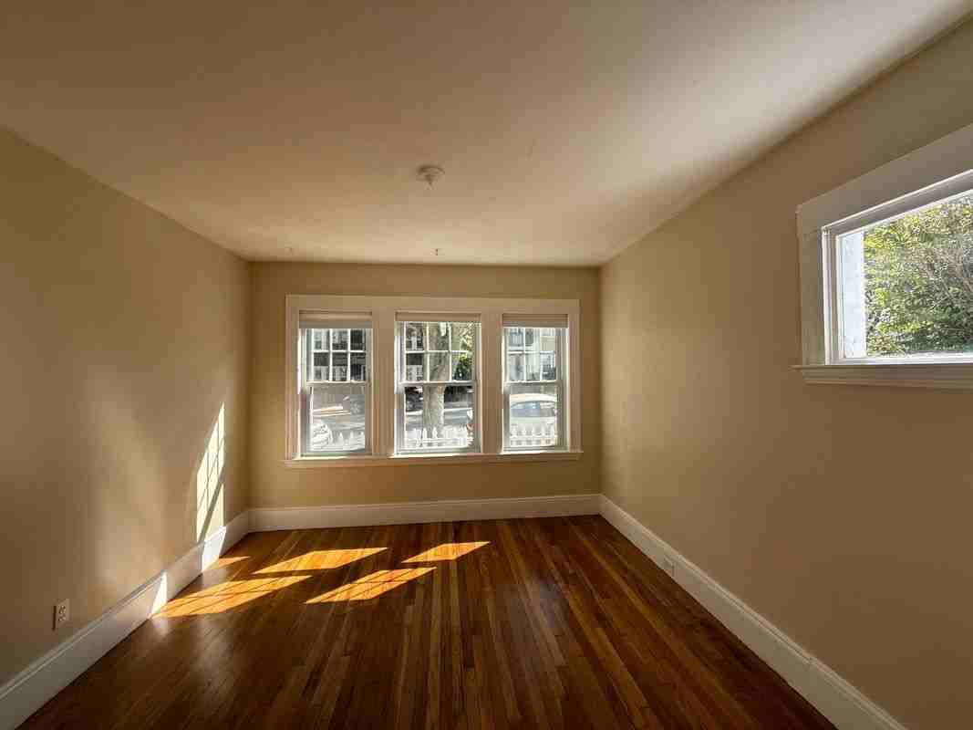 4463 Washington St - Photo 4 of 16