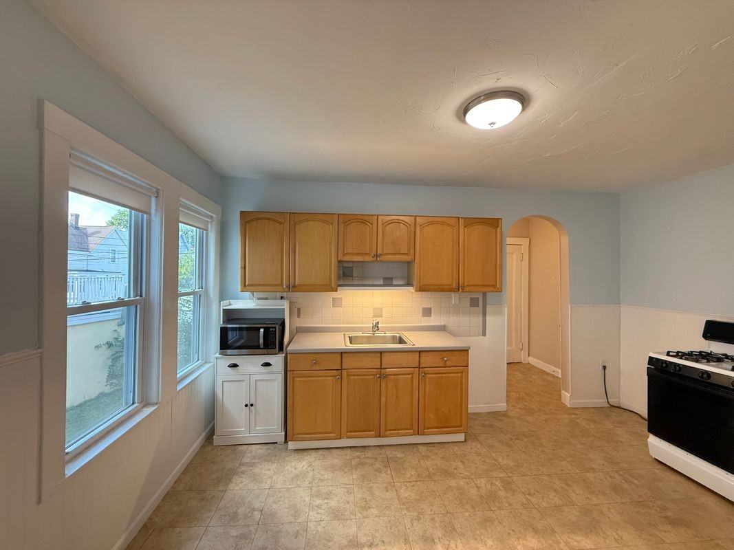 4463 Washington St - Photo 6 of 16