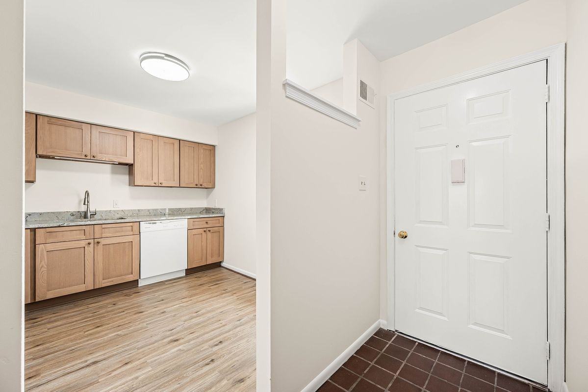 178 Valley Stream Cir - Photo 4 of 23