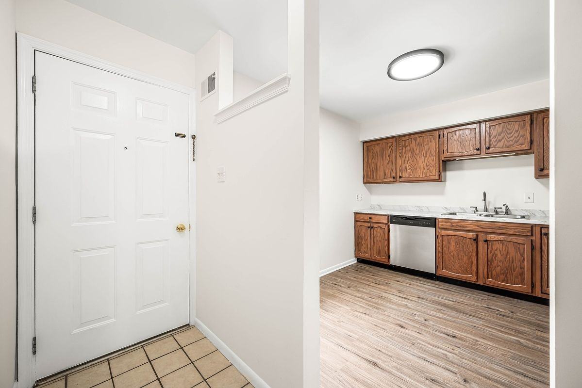 306 Valley Stream Ln - Photo 4 of 22