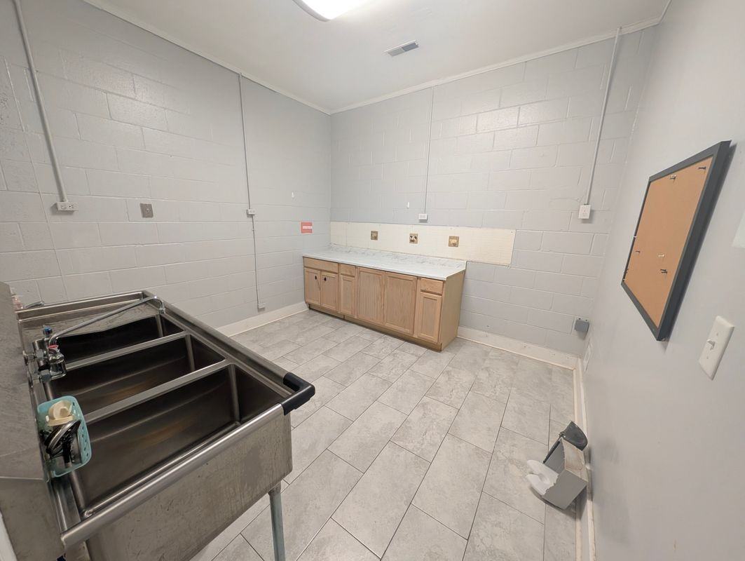 1741 Central Ave - Photo 5 of 8