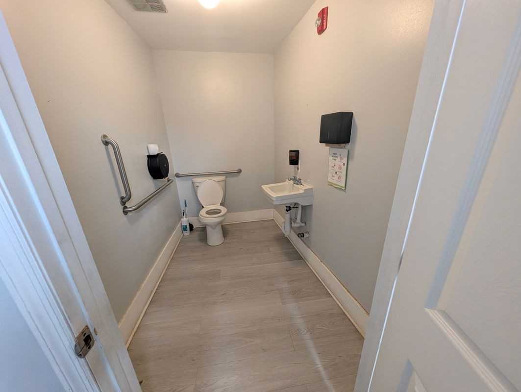 1741 Central Ave - Photo 6 of 8