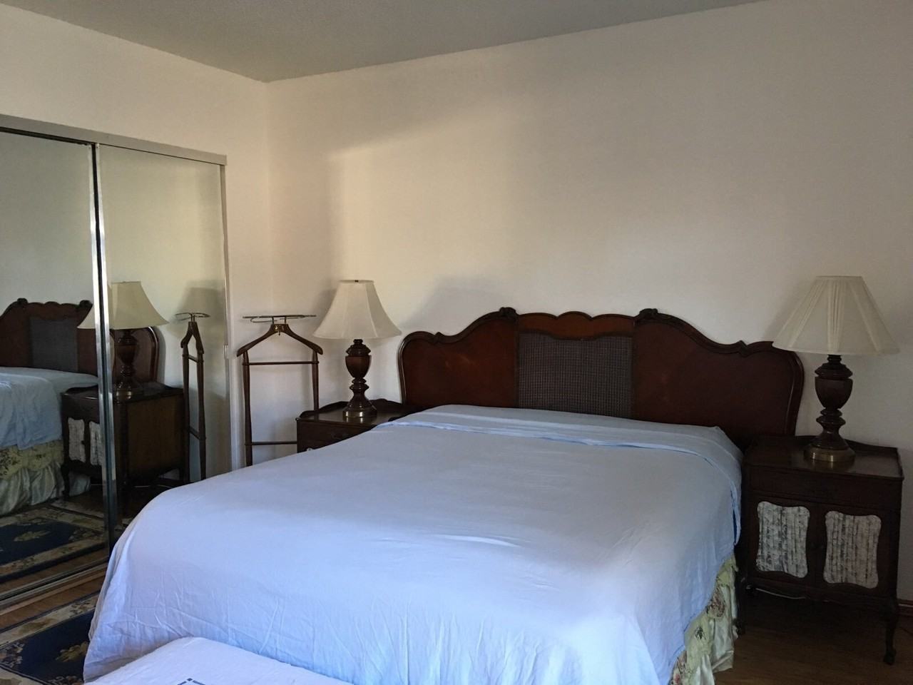 1827 Greenfield Ave - Photo 3 of 11