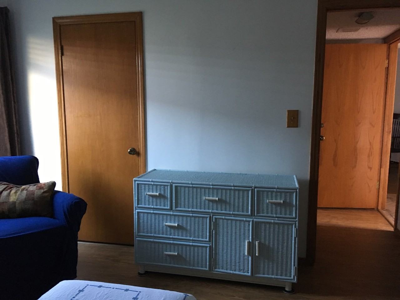 1827 Greenfield Ave - Photo 6 of 11