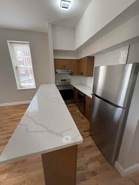 2110 Menard St #B - Photo 6 of 11