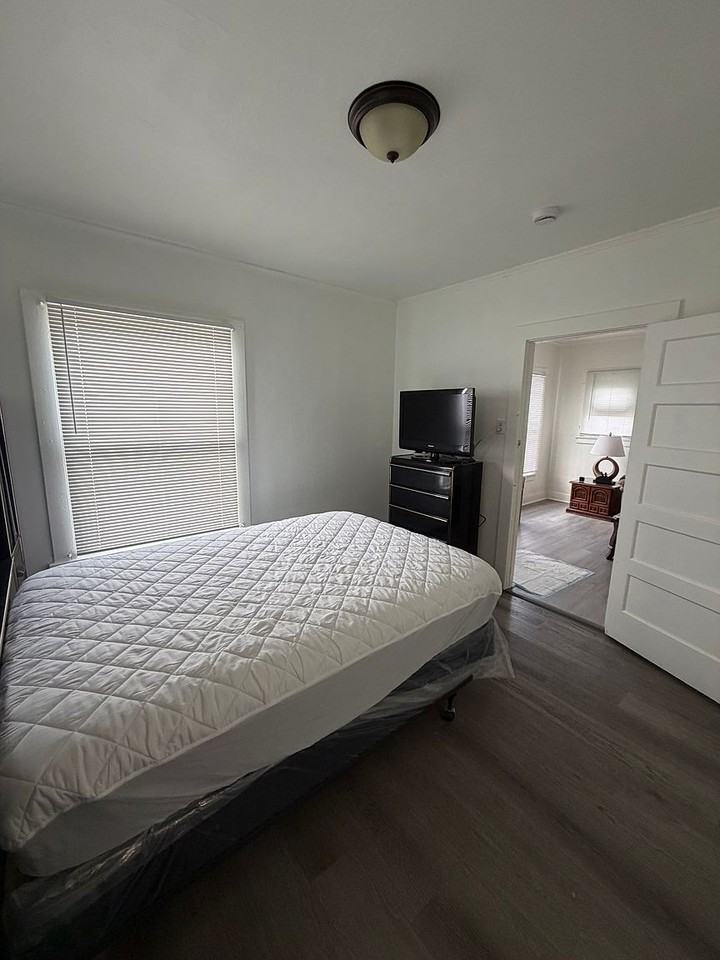 247 W 66th St #1 - Photo 3 of 10
