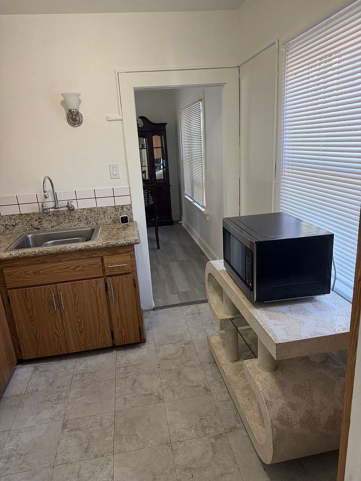 247 W 66th St #1 - Photo 4 of 10