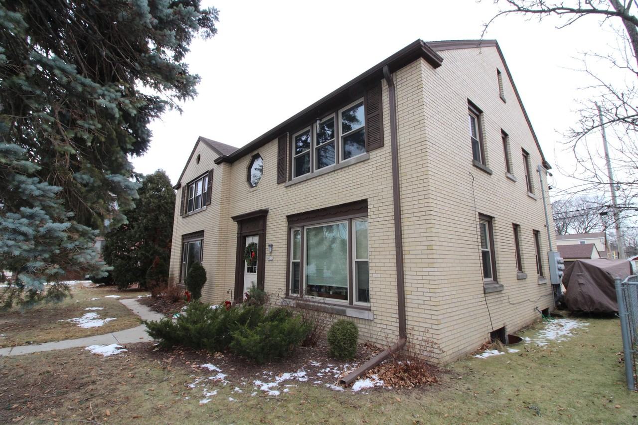 4825 N Mohawk Ave #4825-1 - Photo 5 of 9