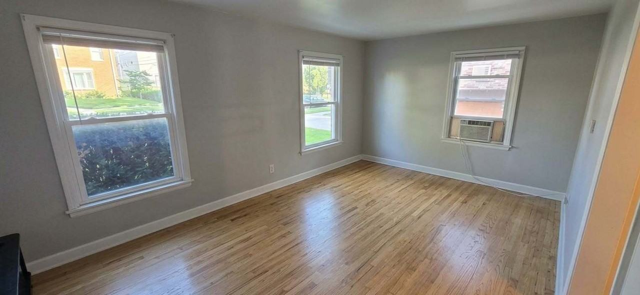 4825 N Mohawk Ave #4825-1 - Photo 6 of 9