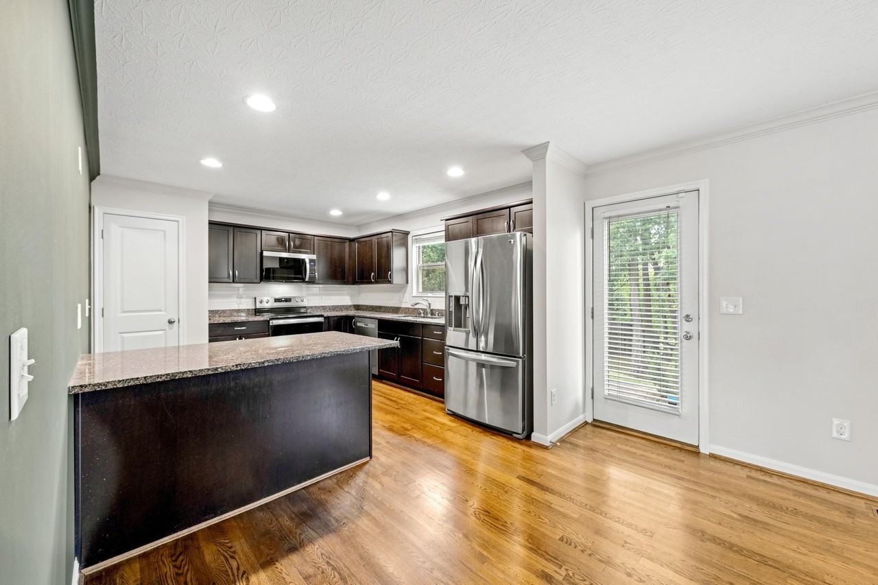 414 Kyles Ln - Photo 3 of 20