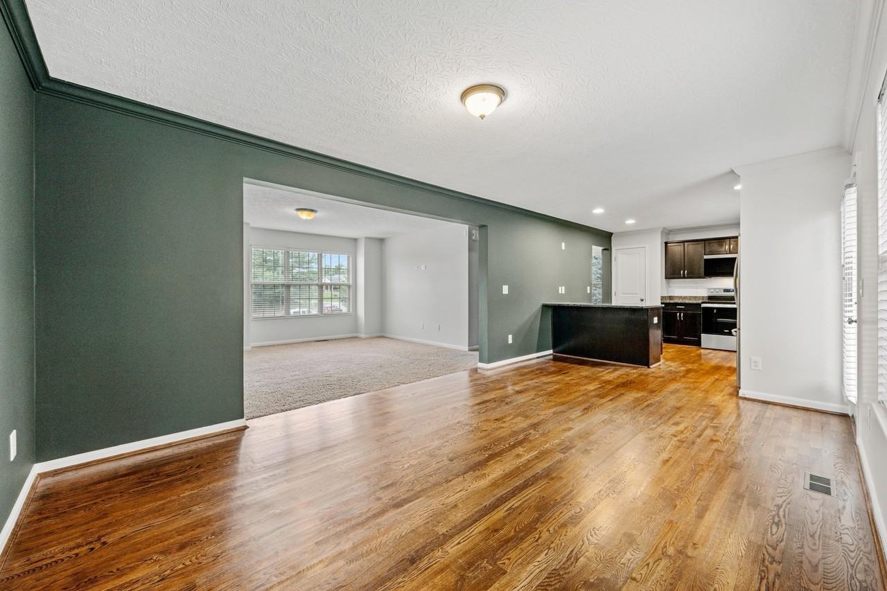 414 Kyles Ln - Photo 7 of 20