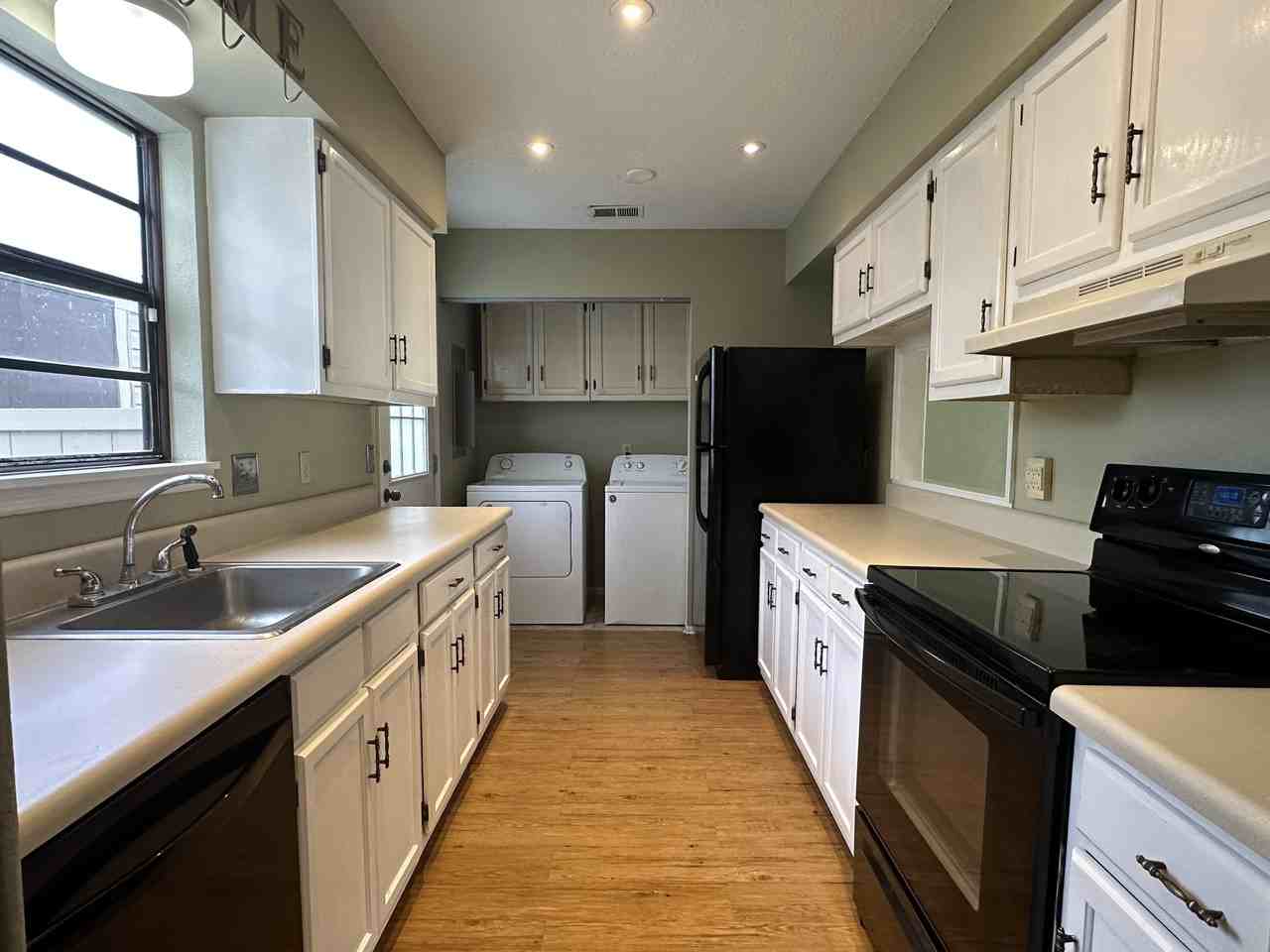 901 Olmstead Dr #25 - Photo 3 of 17