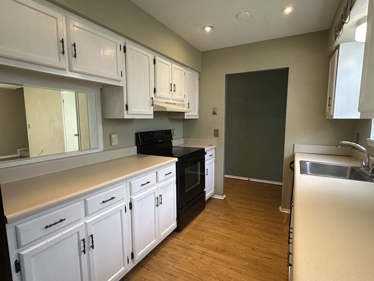 901 Olmstead Dr #25 - Photo 5 of 17