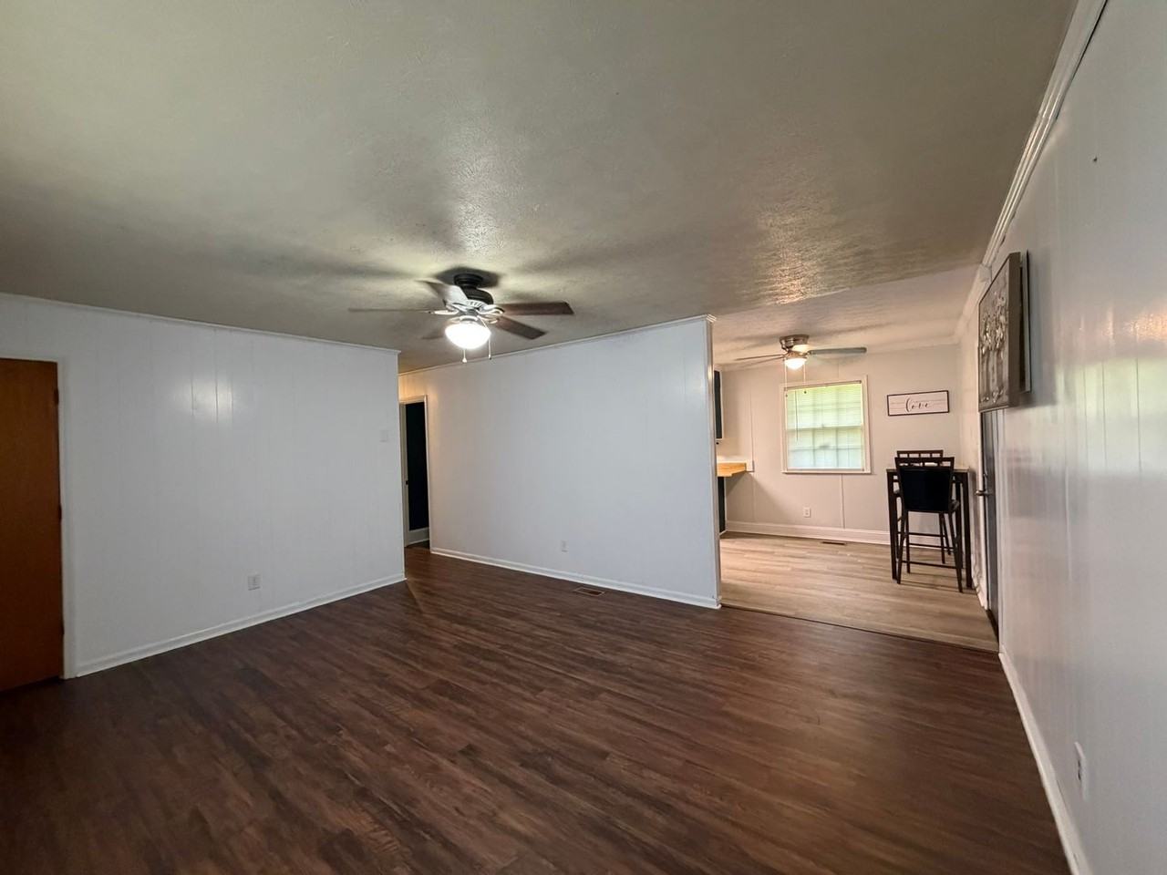 6350 Rockford Dr - Photo 2 of 34