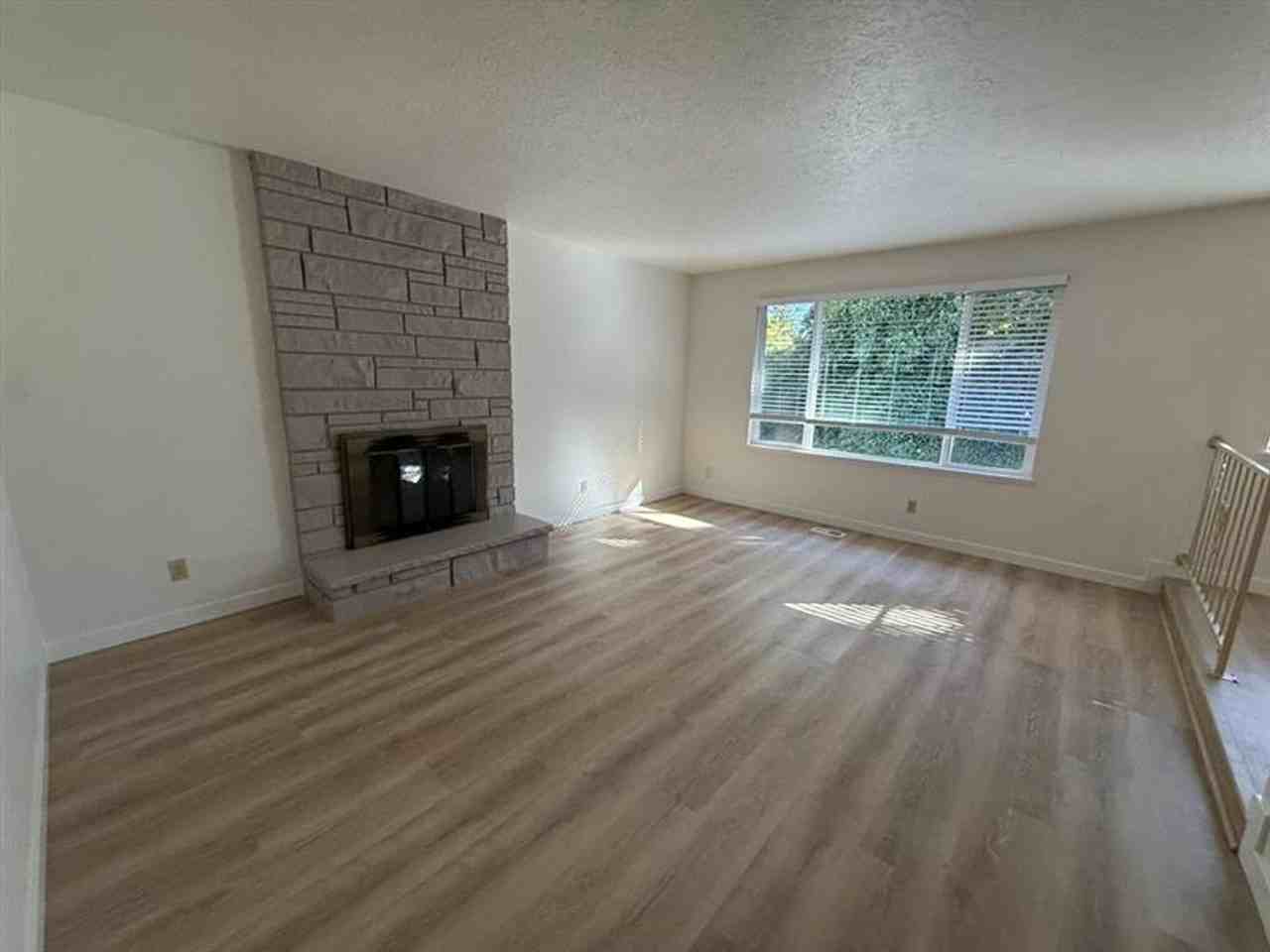 19920 Sw Newcastle Dr - Photo 2 of 12