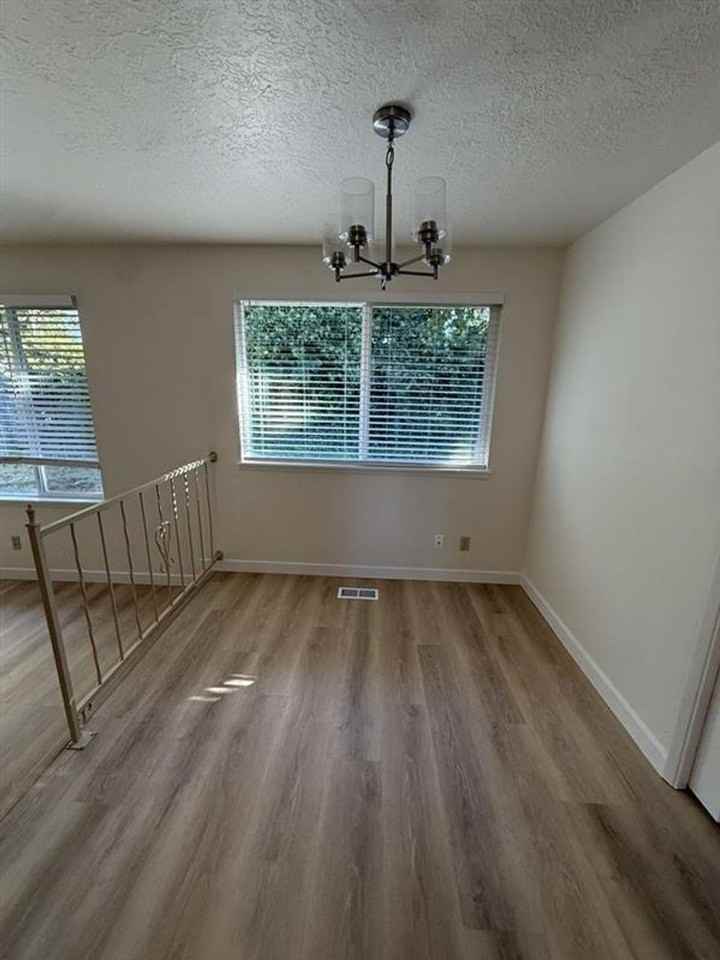 19920 Sw Newcastle Dr - Photo 4 of 12