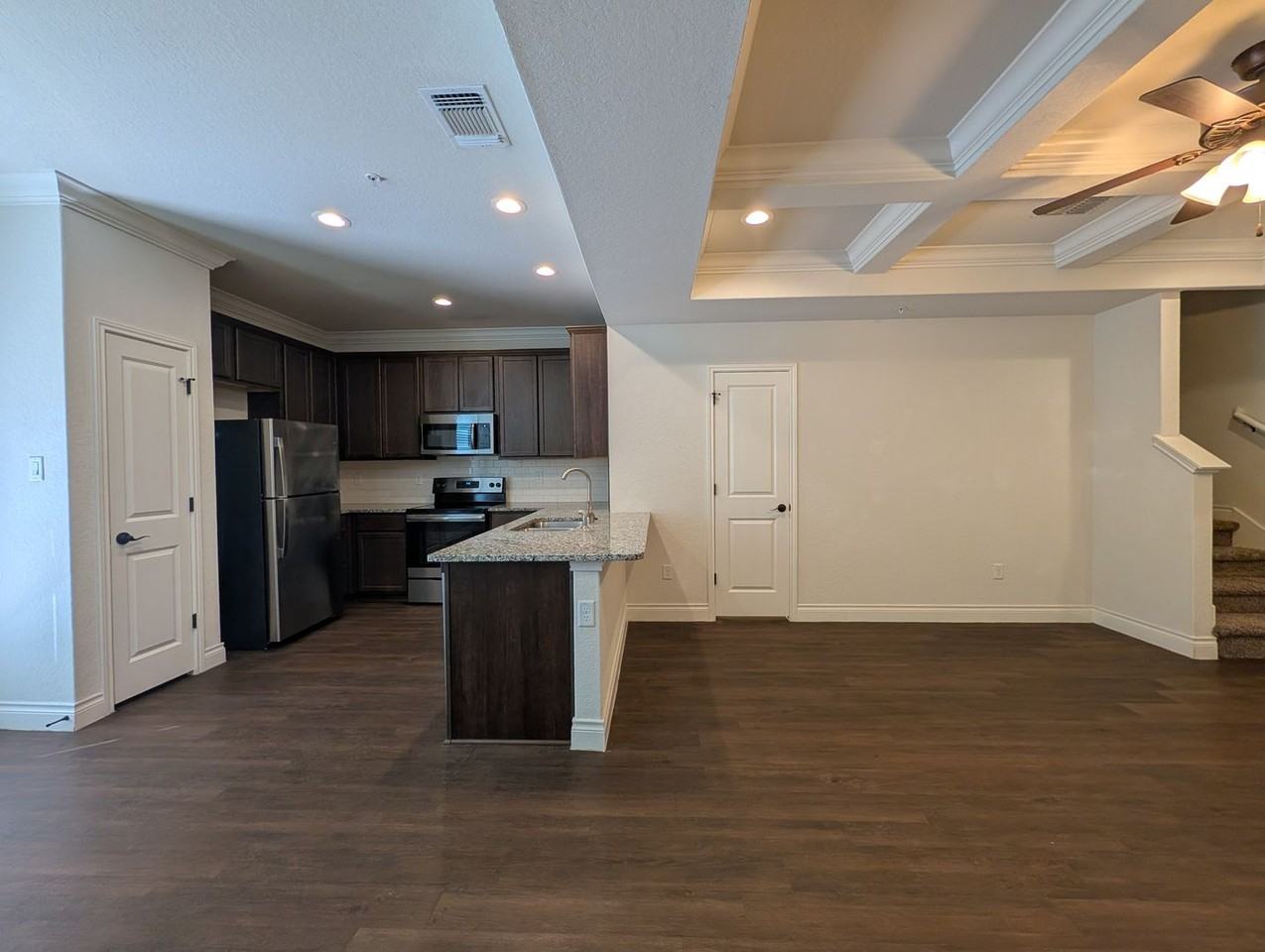 316 Untermaier St - Photo 4 of 28