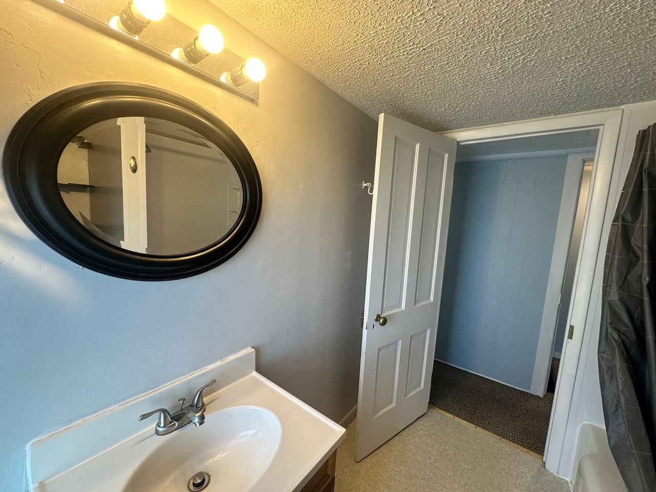 537 S 6th St - Photo 2 of 39