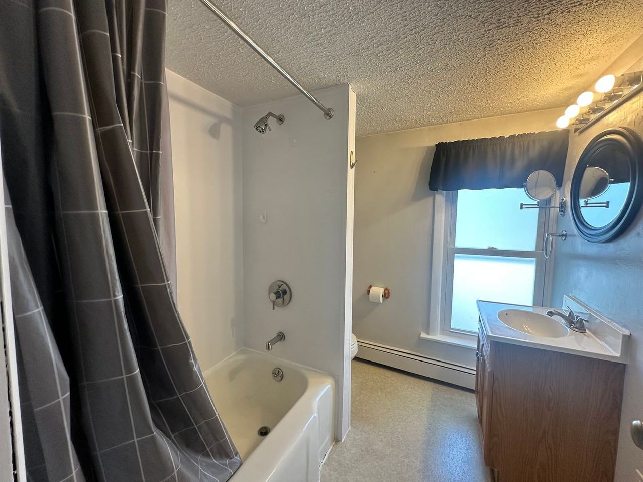 537 S 6th St - Photo 5 of 39