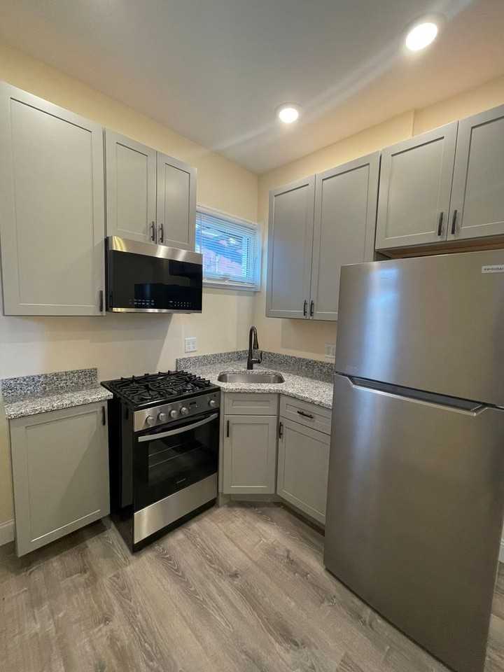 207 South Union St - Photo 6 of 23