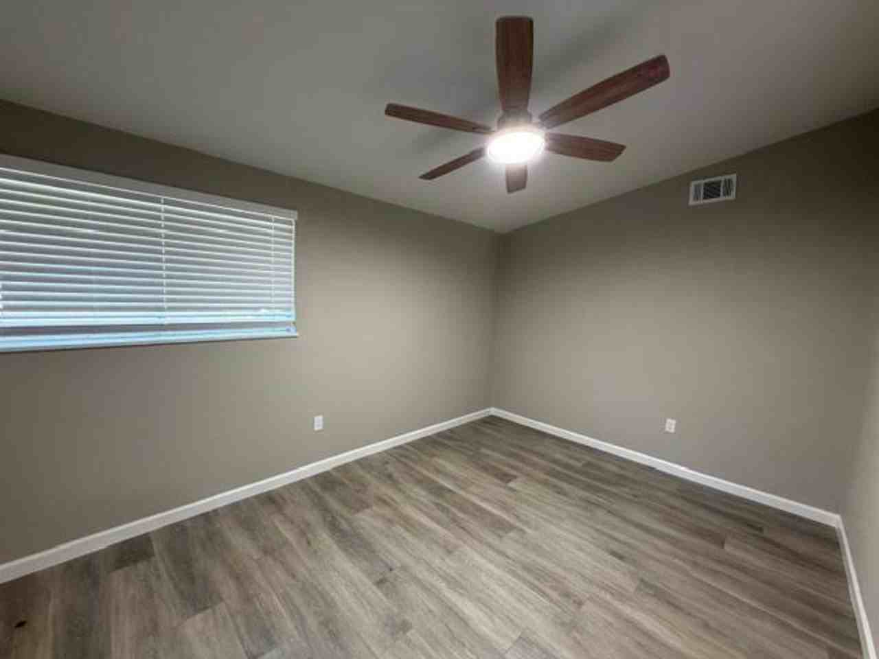 2217 Hermanson Dr - Photo 7 of 16