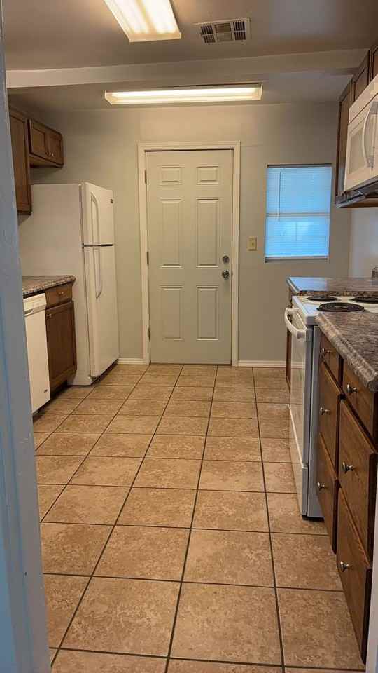 1511 W Elm Ave - Photo 6 of 21