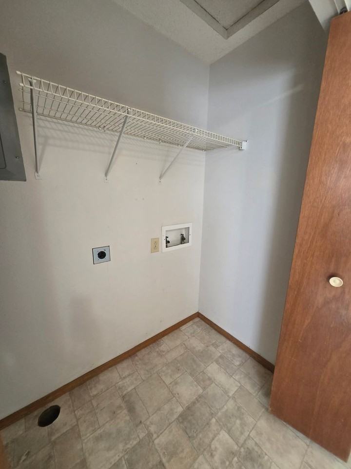 1317 Wisconsin Ave - Photo 5 of 10