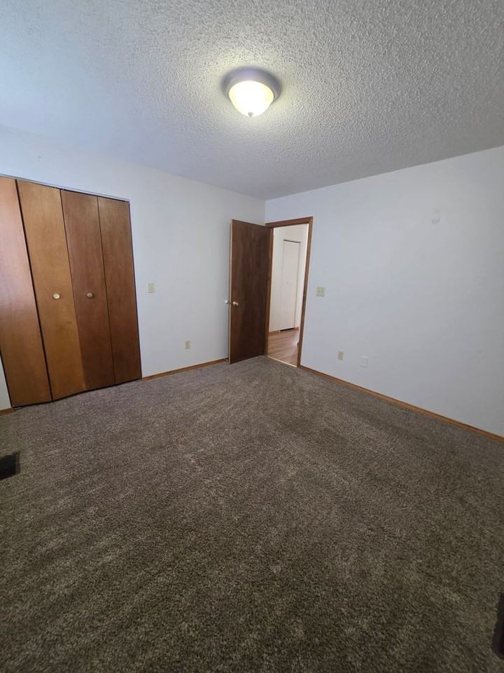 1317 Wisconsin Ave - Photo 6 of 10