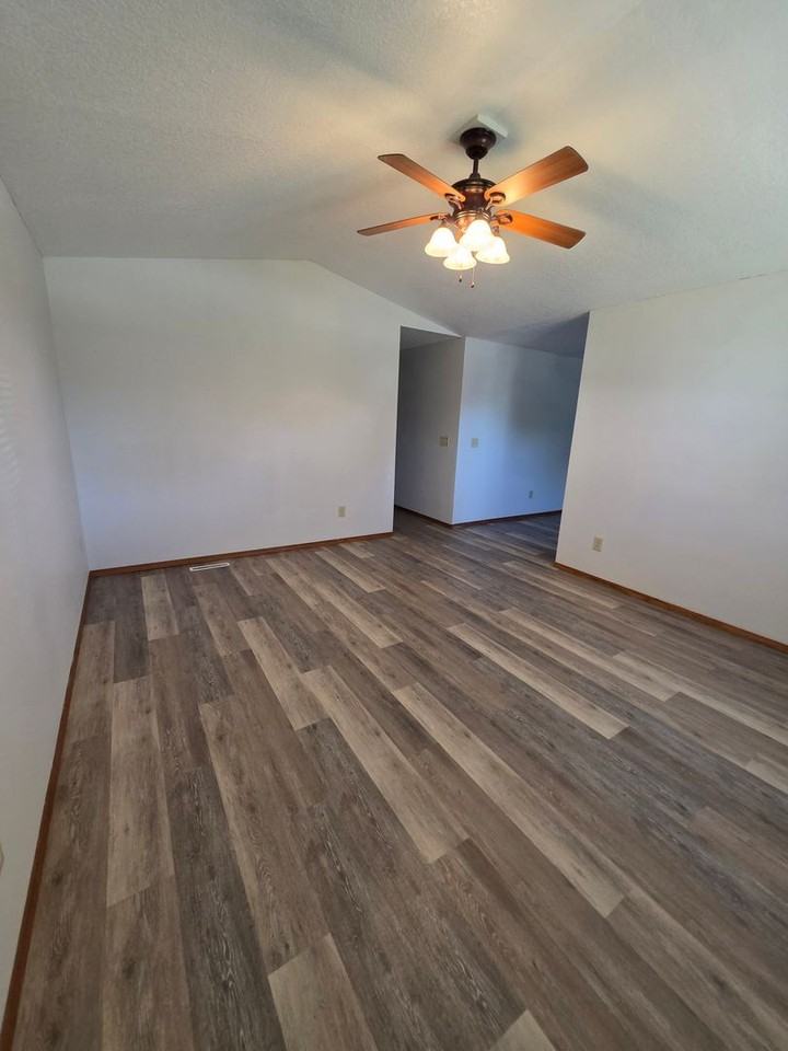 2627 Kentucky Ave - Photo 2 of 15