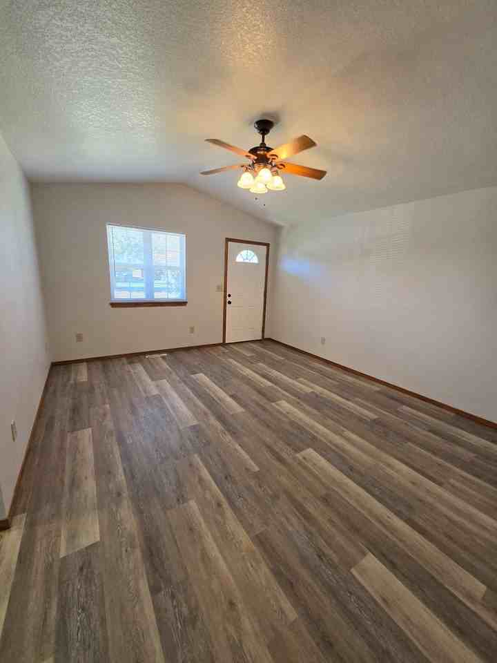 2627 Kentucky Ave - Photo 3 of 15