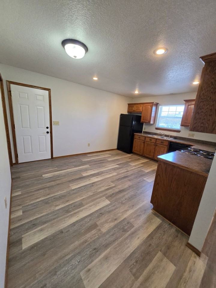2627 Kentucky Ave - Photo 4 of 15